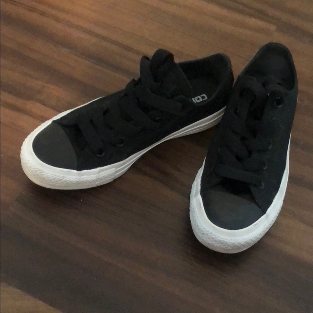 All black Top Converse
